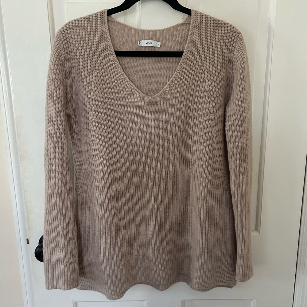 VINCE CASHMERE BEIGE LONG SLEEVE V-NECK RIBBED SWEATER SIZE SMALL